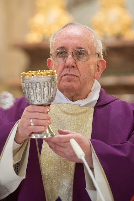pope francis raise chalice