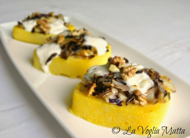 polenta con radicchio trevigiano, noci e stracchino