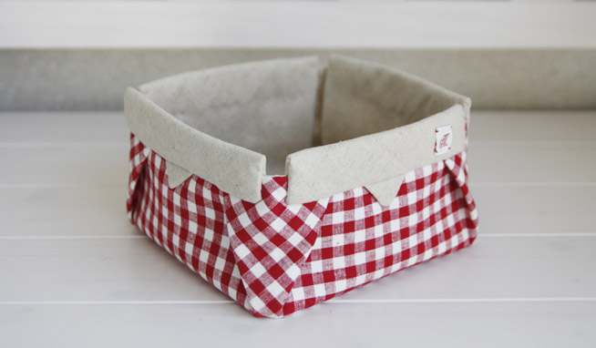 How-To: Fabric Origami Box. DIY tutorial fabric basket.