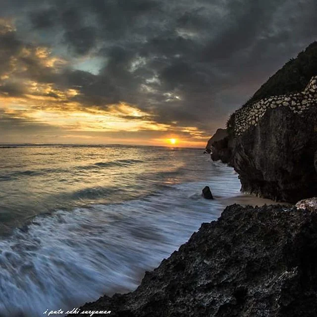 foto pantai melasti ungasan