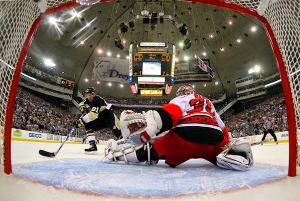 Carolina Hurricanes v Pittsburgh Penguins IneDrILGRThl_thumb[2]