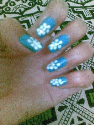 blue flowers nail art design