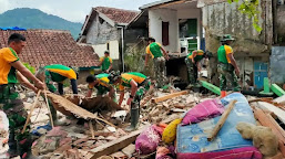  Masa Pemulihan Bencana Gempa Bumi Cianjur, Kostrad Tanpa Kenal Lelah Bantu Warga