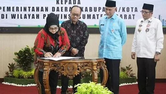 Ketua DPRD Kota Padang Hadiri Penyerahan LHP BPK RI