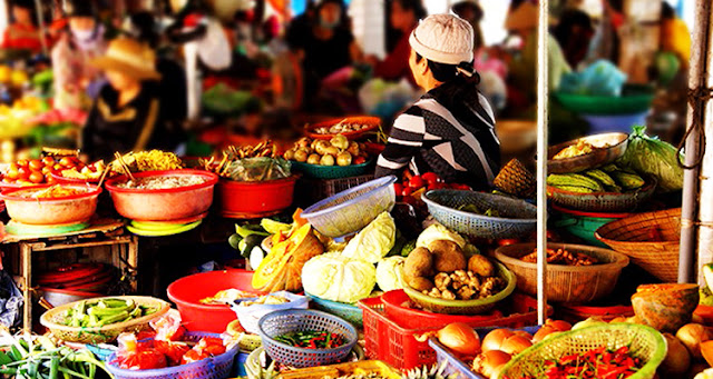 hoi an street food tour at night