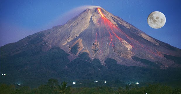 Asal Usul Gunung Merapi, Mitos, dan Cerita Misterinya 