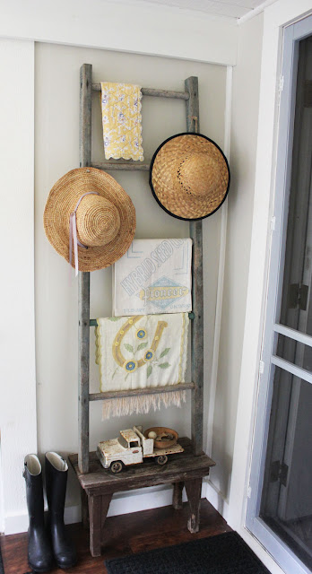 Fall Sunporch Decorating- Itsy Bits And Pieces-Wayfair #sponsored