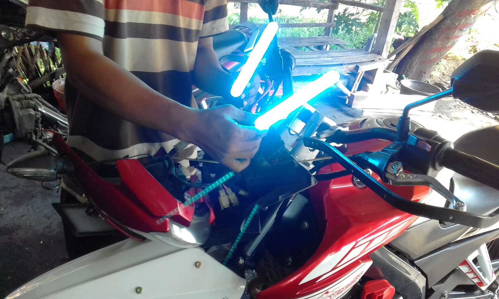 CARA PASANG LAMPU LED PADA MOTOR VIXION - Bengkel Kiringan