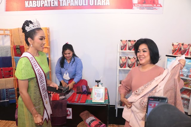 Finalis Putri Indonesia 2023 asal Sumut Kunjungi Galeri UMKM Taput