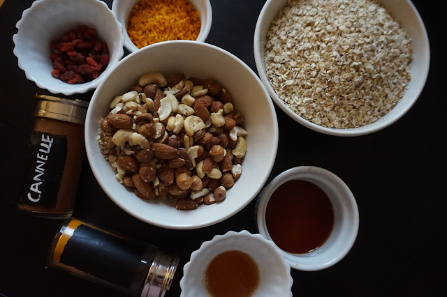 recette_recipe_homemade_granola_fait_maison_flocons_avoine_healthy_sain_vegan_reequilibrage_alimentaire_food_gourmand_simple_facile_petit_déjeuner_breakfast_orange_cajou_goji_agrumes_épices_cannelle