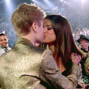 justin bieber kissed selena gomez hot kiss. hot Selena Gomez congratulates