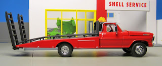 GreenLight    Ford F-350 Ramp Truck  