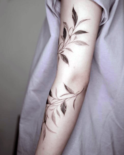 80 tatuagens de folhas para as mulheres que amam a natureza