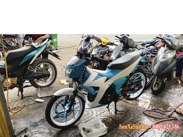 Sơn xe máy Suzuki Satria màu xanh trắng cực đẹp