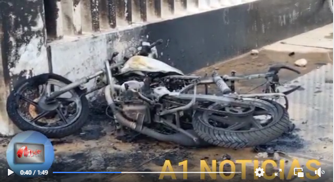 MOTO SINIESTRADA EN LOS EXTERIORES DE LA UNIVERSIDAD DE CAÑETE