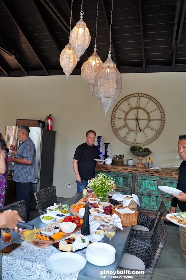 Cocktails with Eunice & Ron Perez: Appetizers, Bob & Ariel