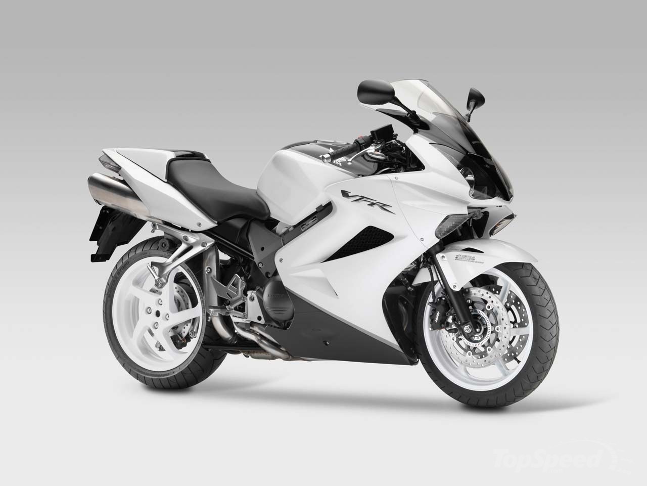 vfr800,honda vfr 800 review,honda vfr 800 fi,vfr world,honda vfr 800 specs