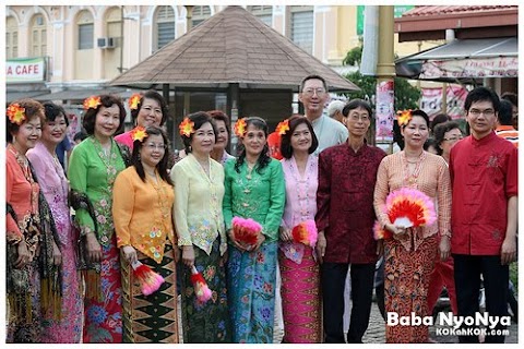 pakaian tradisional cina peranakan