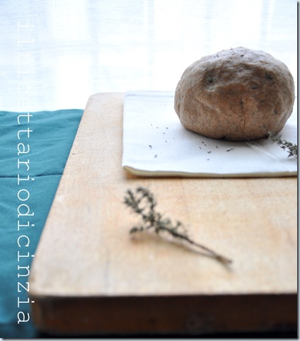 Pasta brisè di grano saraceno e timo