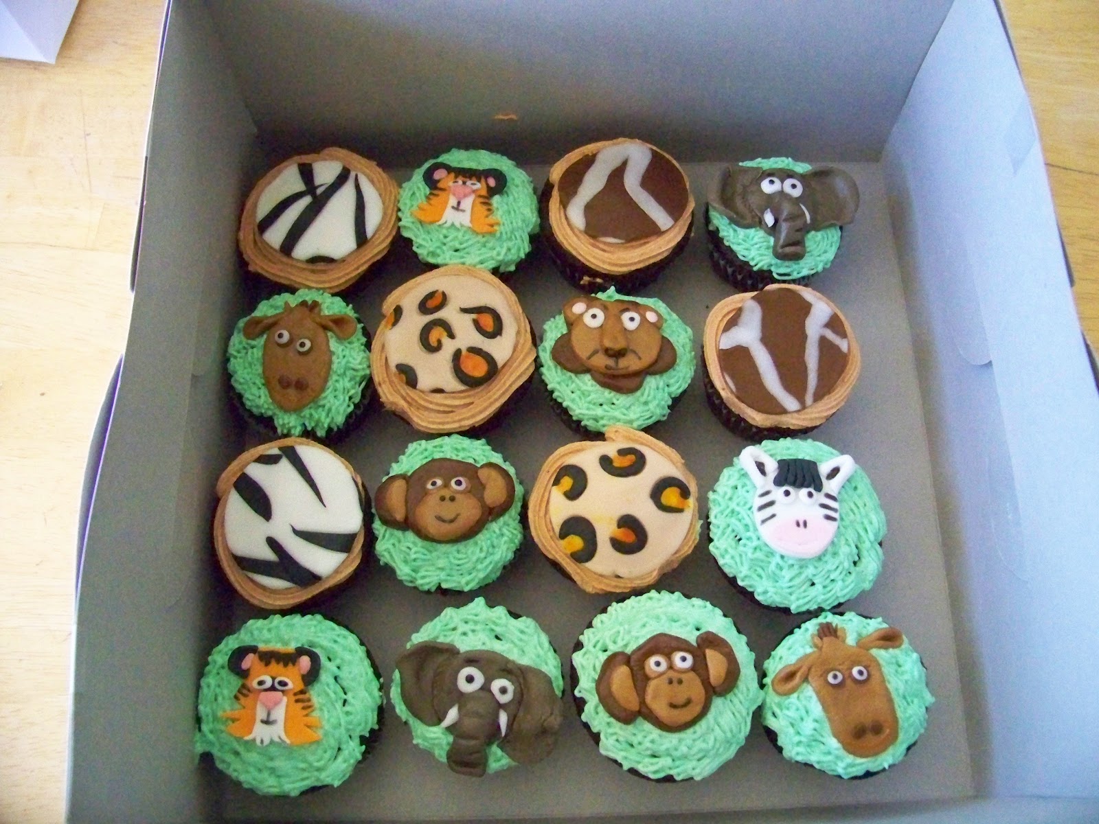 Jungle Themed Baby Shower Cupcakes