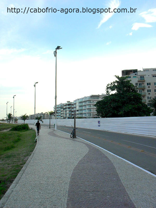 calçadão da praia do forte Foto de Praia do Forte Cabo Frio 