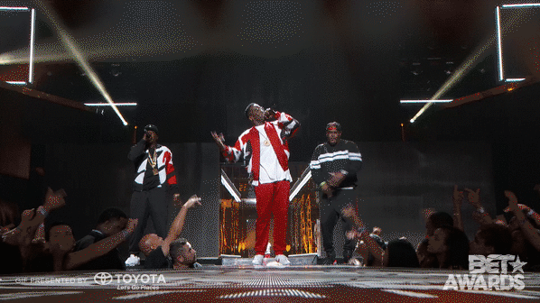 Diddy, Lil Kim, 112, Faith Evans and More Pay Tribute to Bad Boy At  2015 BET Awards.  