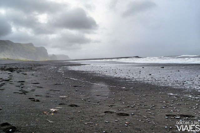 Playa de arena negra en Vik