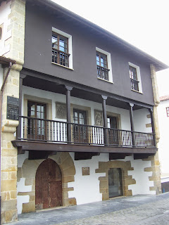 Villaviciosa, casa de Rodrigo de Hevia, fachada principal