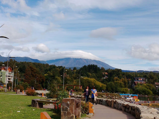 Volcán Villlarrica desde Pucón, Araucanía, Chile