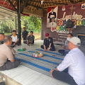 Polres Lebak Sambangi Tokoh Masyarakat Desa Banjarsari,Sampaikan Pesan Kamtibmas Dan Ketahanan Pangan.  ‎
