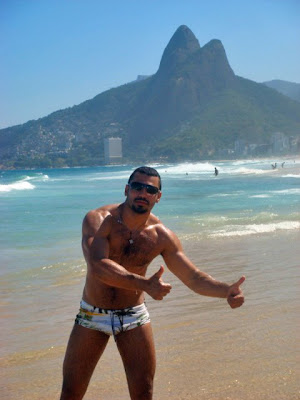 Swimpixx - pics of men in swimmwer: speedos, aussiebum, sungas, & nike. Brazilian homens nos sungas abraco sunga. Free photos of speedo men, hot gay men in speedos and aussiebum. Swimpixx blog for sexy speedos.