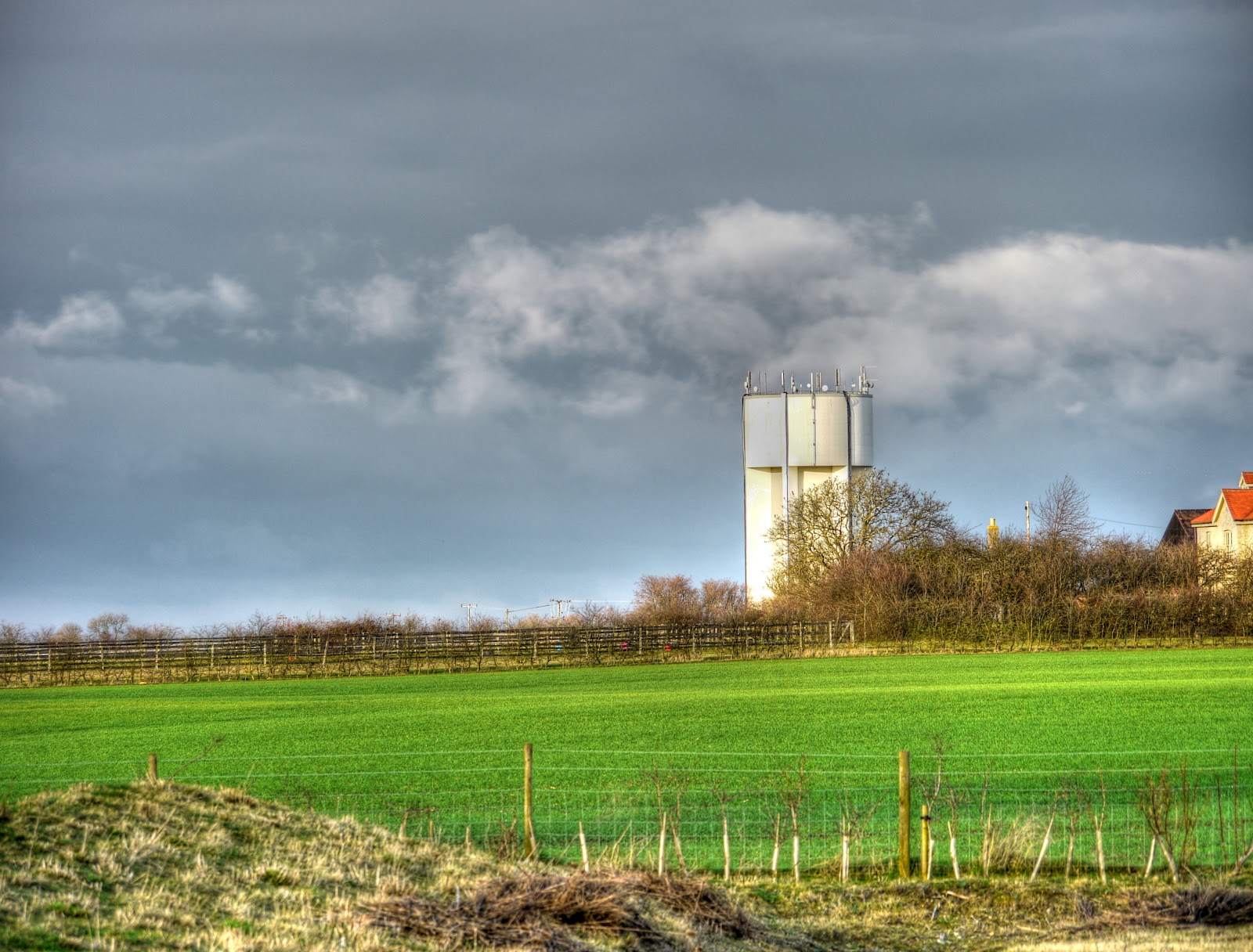 P1220808_09_10_tonemapped.jpg