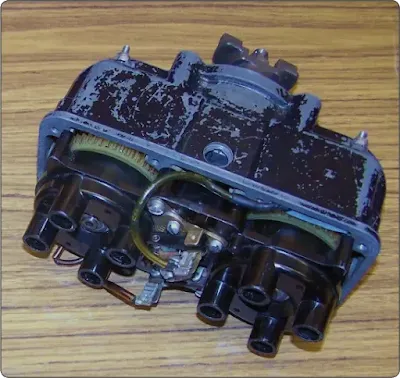 Aircraft engine magneto ignition system