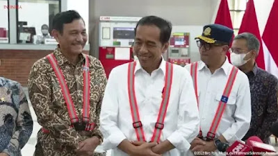 Ditanya Soal Rencana Mau Reshuffle Menteri dari NasDem, Jokowi Malah Lakukan Ini