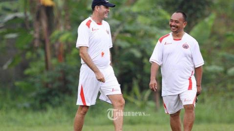 Berita Jadwal Bola Liga Ulasan Hasil Pertandingan Persija Siapkan Strategi Khusus Untuk Redam Persipura HorasSumutNews.com - Berita Terkini Pelatih Persija, Paulo Camargo, mengaku telah menyiapkan strategi khusus untuk meredam Persipura yang akan dihadapi pada laga pembukaan kompetisiTorabika Soccer Championship (TSC), 29 April mendatang. "Melawan Persipura, tim sudah siap. Setelah dua uji coba di Malang kemarin, kami sudah tahu karakter permainan. Akan ada sebuah strategi khusus," ujar Camargo yang dilansir laman resmi Persija.