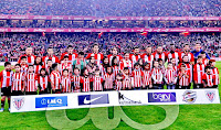 ATHLETIC CLUB DE BILBAO - Bilbao, Vizcaya, España - Temporada 2015-16 - De Marcos, Susaeta, San José, Etxeita, Beñat, Balenziaga, Gurpegui, Aduriz, Williams, Raúl García y Gorka Iraizoz - ATHLETIC CLUB DE BILBAO 0 MÁLAGA C. F. 0 - 06/12/2015 - Liga de 1ª División, jornada 14 - Bilbao, Vizcaya, Estadio de San Mamés