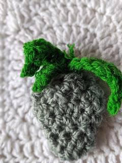 V for Vase Motif - a free crochet pattern from Sweet Nothings Crochet