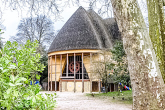 Paris : Grande Pagode du bois de Vincennes, le plus important Centre Bouddhique parisien installé dans les vestiges de l'Exposition Coloniale de 1931 - XIIème