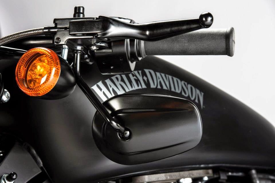 http://hargamotortasik.blogspot.com/2014/10/harley-davidson-sportster-iron-883.html