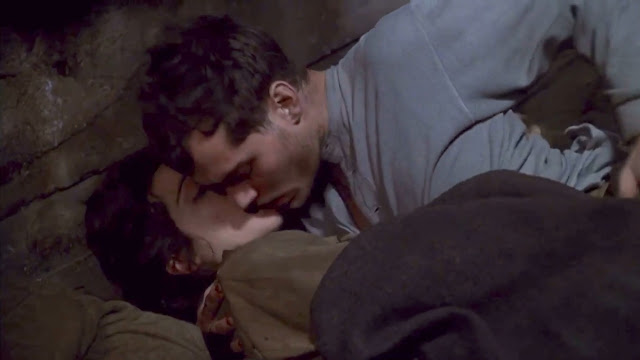 Vassili and Tania Chernova Love Making - Rachel Weisz and Jude Law - Scene from Enemy at the Gates 2001