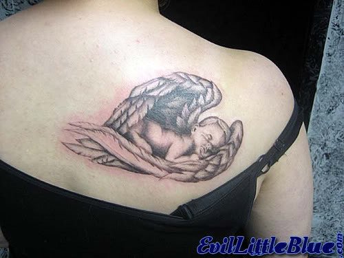 Tatuajes de ángeles bebes para mujer