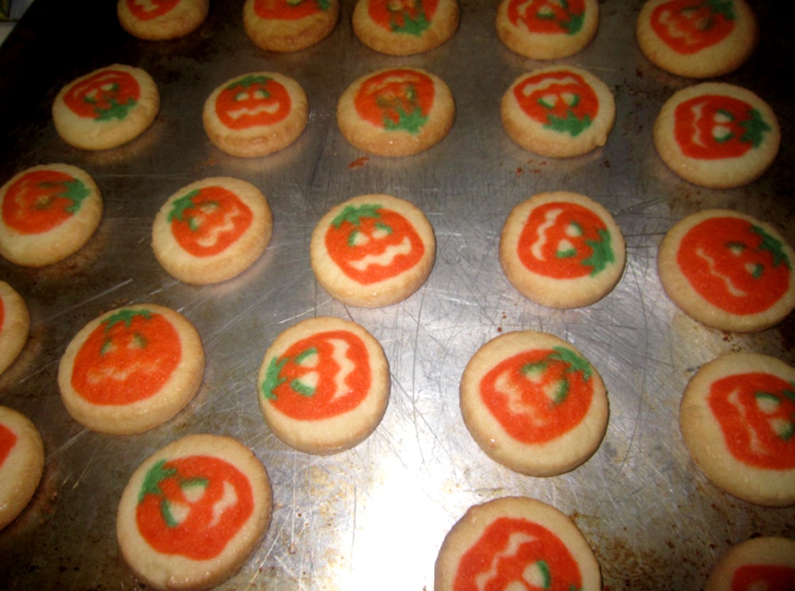 OmNomNoms: Pillsbury Ready-to-Bake Pumpkin Cookies