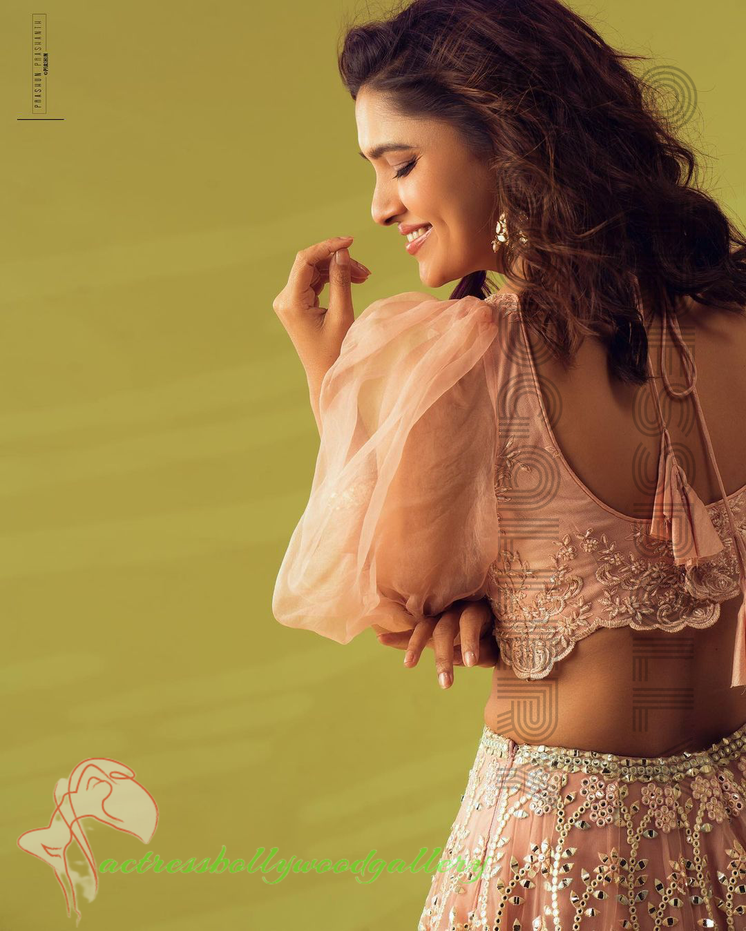Actress Vani Bhojan Latest Photos