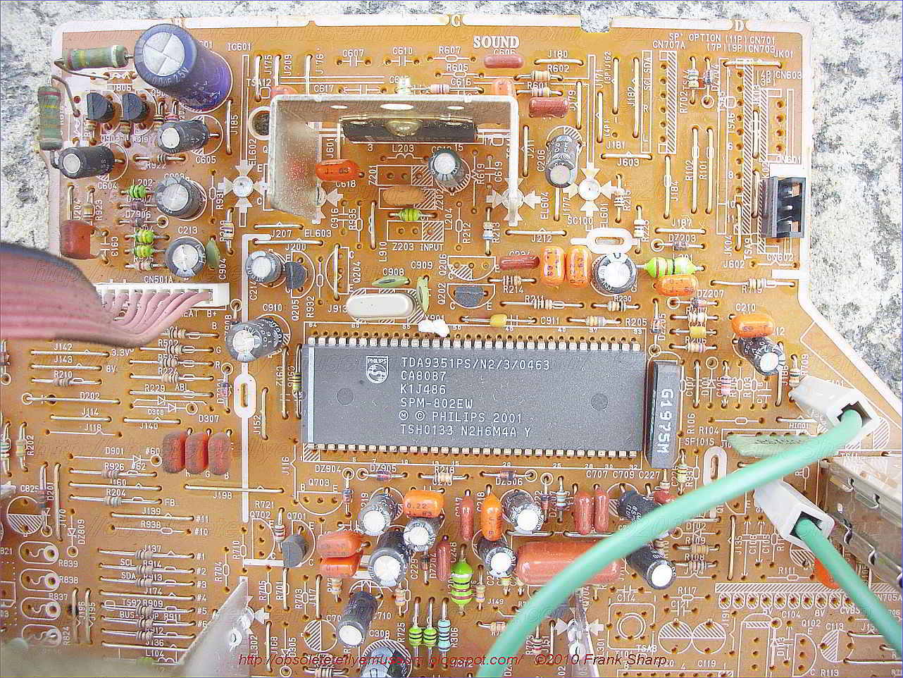 Obsolete Technology Tellye SAMSUNG  CB 20F12T CHASSIS  KS1A  INTERNAL VIEW