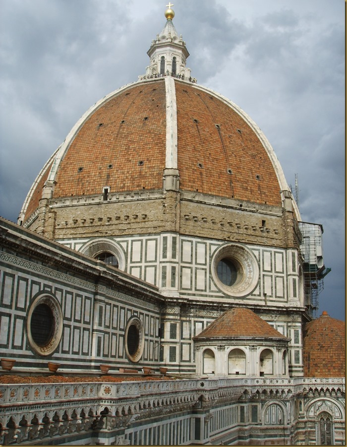 Cupola_di_santa_maria_del_fiore_dal_campanile_di_giotto%2C_02[1]