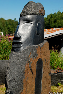 christer bording, bording diabas, bordingdiabas, svart granit, diabas, svart diabas, svart guld, svarta bergen, hägghult, boalt, osby, göinge, stenbrott, museum, stenkonst, vattenfyllt stenbrott, gammalt stenbrott, skåne, tsyfpl, foto anders n