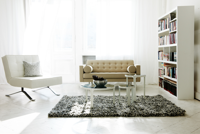 Dwuosobowa czy trzyosobowa – jaka sofa do Twojego salonu?