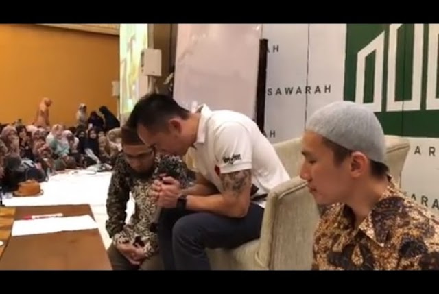 Dibimbing UAH, Kakak Ustaz Felix Siauw Masuk Islam