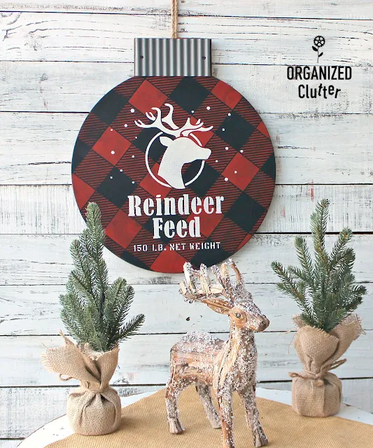 Buffalo Check Christmas Countdown Goodwill Ornament Makeover #oldsignstencils #stencil #goodwill #upcycle #buffalocheck #reindeerfeed #Christmassign