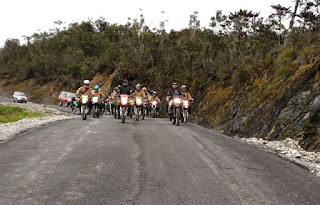 Panglima TNI Tinjau Langsung Pembangunan Jalan Trans Wamena – Mumugu di Papua - Commando